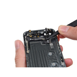 Замена верхнего компонентного кабеля iPhone 5s